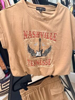 GREAT DEAL-Almost Famous Tan Nashville Tennessee Graphic & SHORTS INCLUDED
